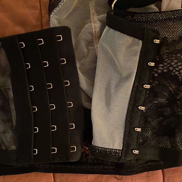 Very sexy black unlined Demi VS bra 34D - Picture 3 of 5